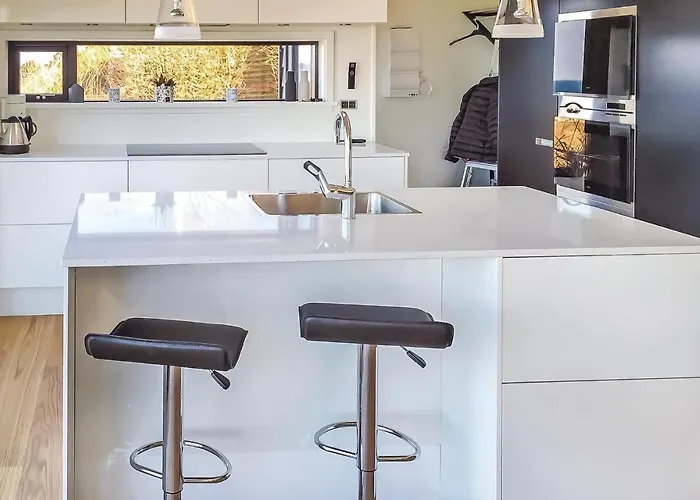 With A Fireplace 04 Nyaraló