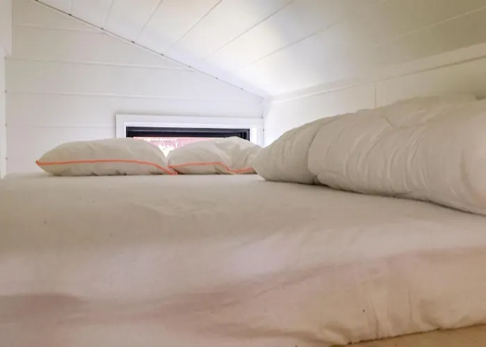 With A Fireplace 04 Nyaraló